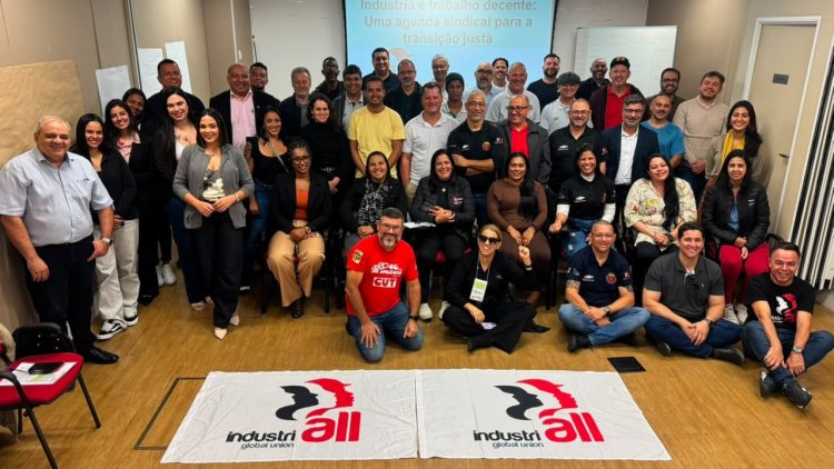 Vice-presidente do Sintipel participa de seminário do setorial do papel e
