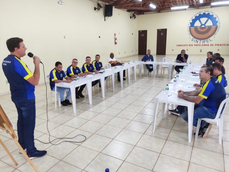 Diretores do Sintipel participam de curso de capacitação