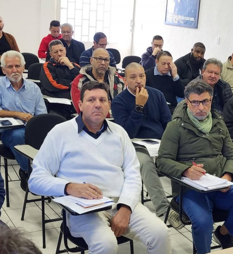 Sintipel participa de reunião da Federação que define bandeiras da campanha