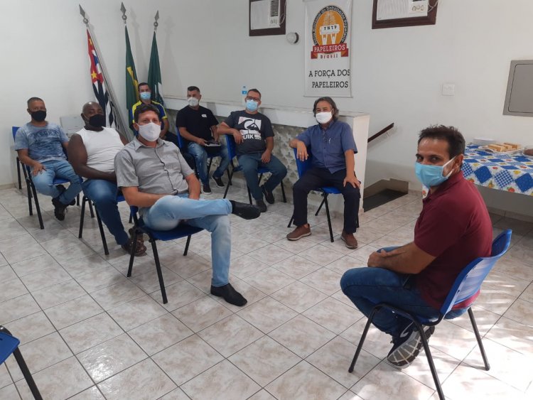 Diretores do Sintipel participaram de encontro com técnico do