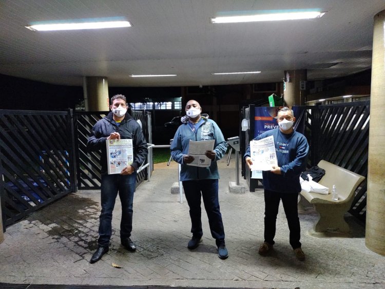 Diretores do Sintipel percorrem empresas para entregar novo jornal