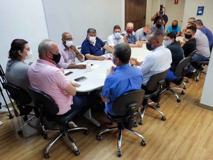 Presidente do Sintipel participou de encontro na Câmara que discutiu