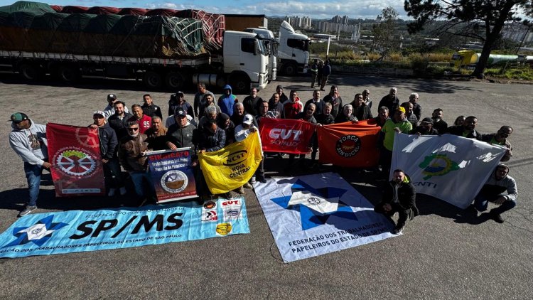 Com rodadas de negociações marcadas, Sintipel participa de mobilização na Klabin de