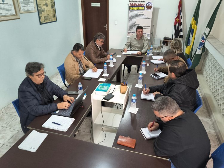 Diretoria do Sintipel volta a se reunir e se prepara para novos