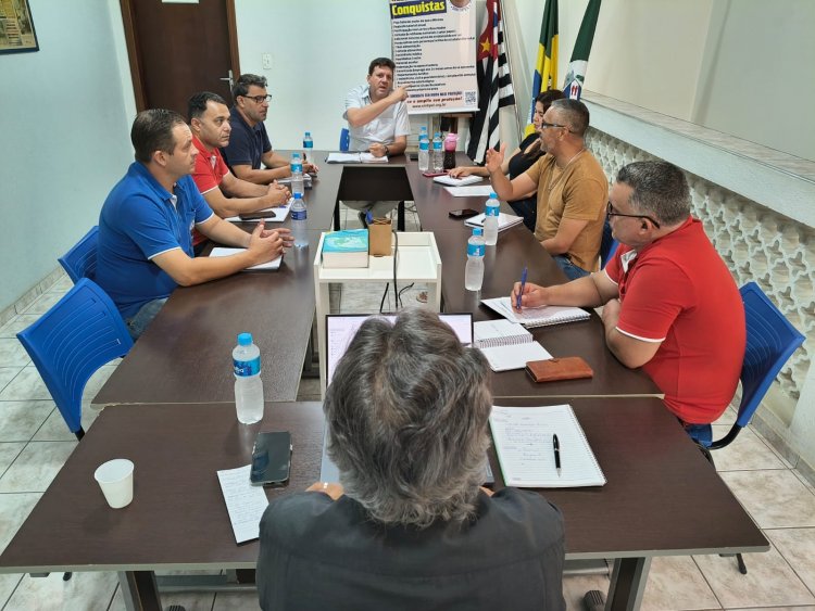Diretoria do Sintipel discute novas ações em defesa dos