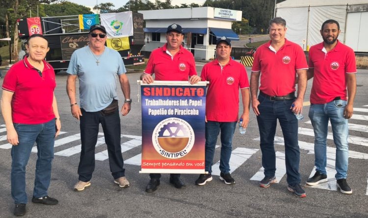 Com rodadas de negociações marcadas, Sintipel participa de mobilização de