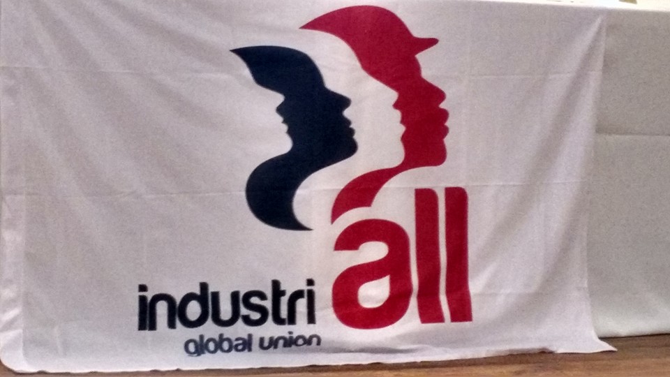 Diretores do Sintipel participaram de encontro dos trabalhadores das indústrias do papel, no Uruguai