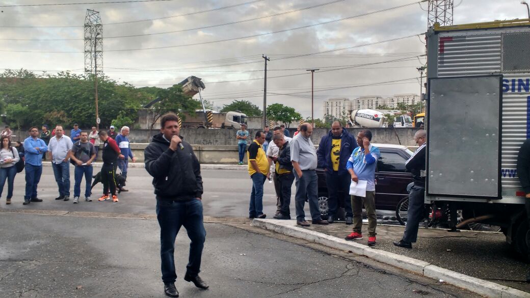 Diretores do Sintipel em manifestação em São Paulo, no setor de papelão.