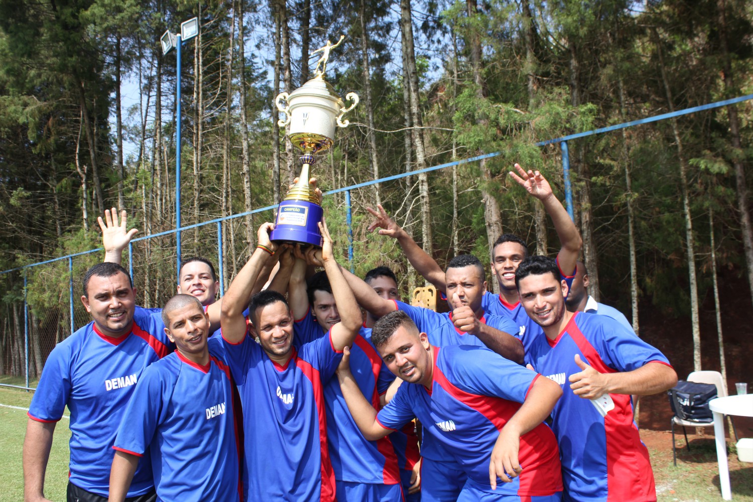 Deman/Klabin conquista o título do futebol social dos papeleiros